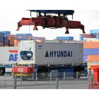 0350_0760 Der Container ist auf dem AGV abgesetzt - die Portalkatze wird leer nach oben gefahren.  | HHLA Container Terminal Hamburg Altenwerder ( CTA )